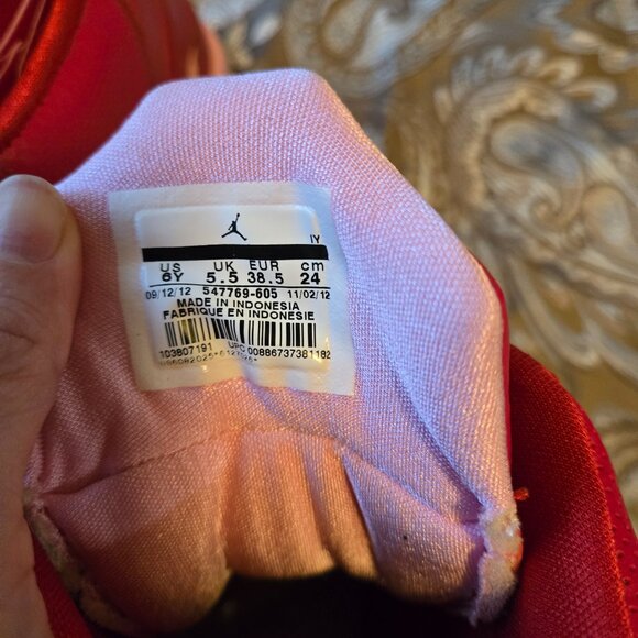 Nike Air Jordon Valentines Day High Top Basketball Shoes - Picture 2 of 4